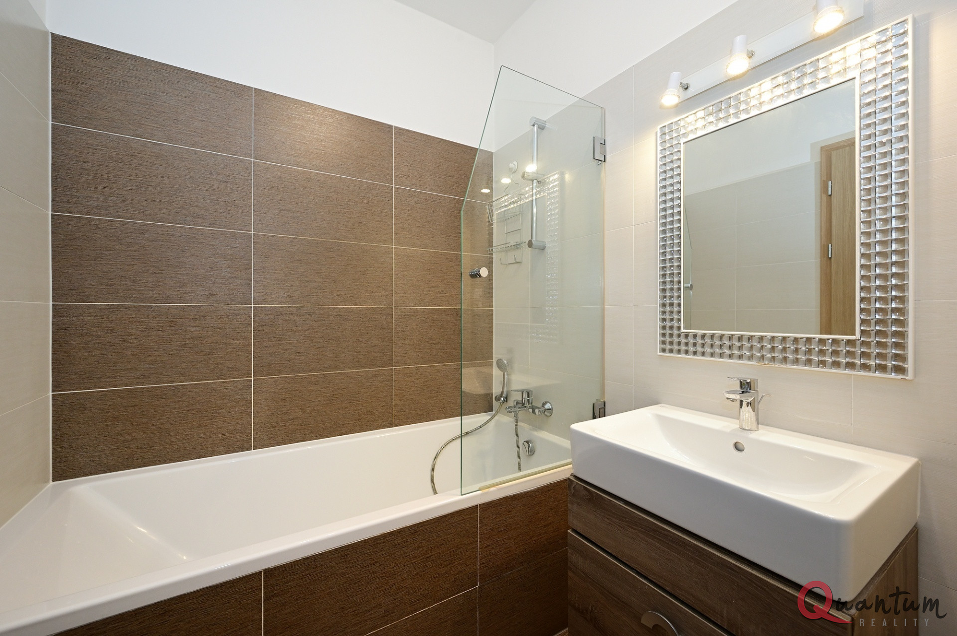 Exkluzivně: Prodej bytu 3+kk/B, sklep, 86 m², garáž. stání, novostavba, Praha 10 –…