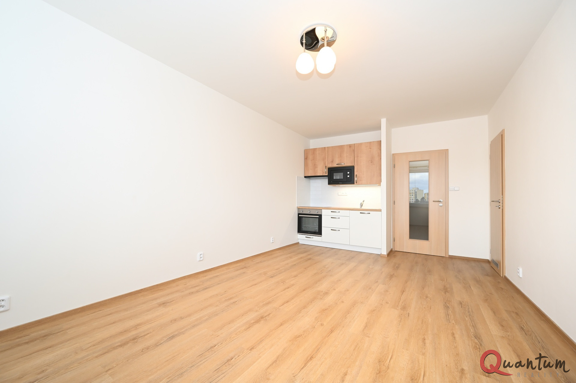 Pronájem moderního bytu 1+kk, Majerského, Praha – Chodov