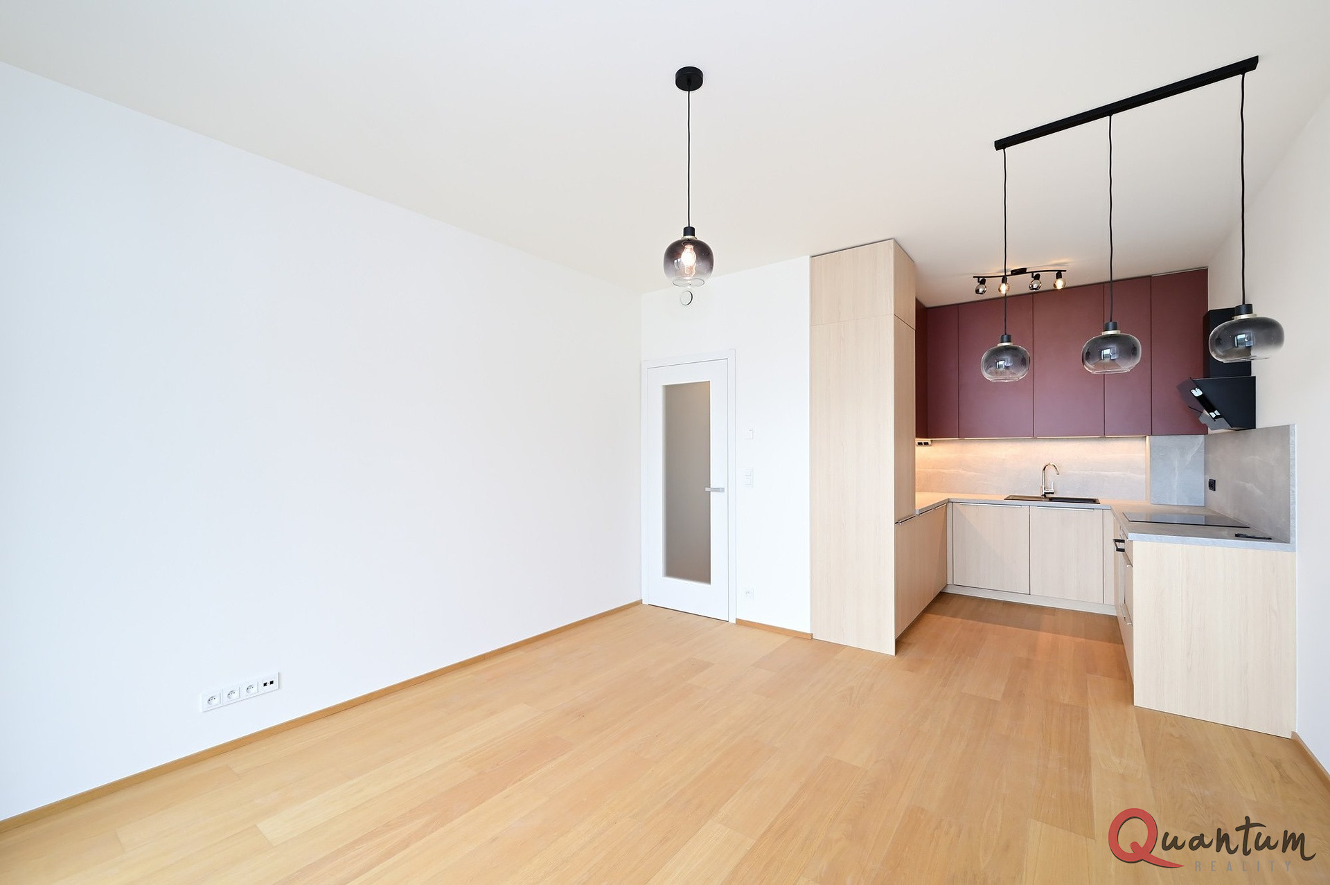 Světlý byt 2+kk v rezidenční čtvrti Zelené Město Heights – Praha