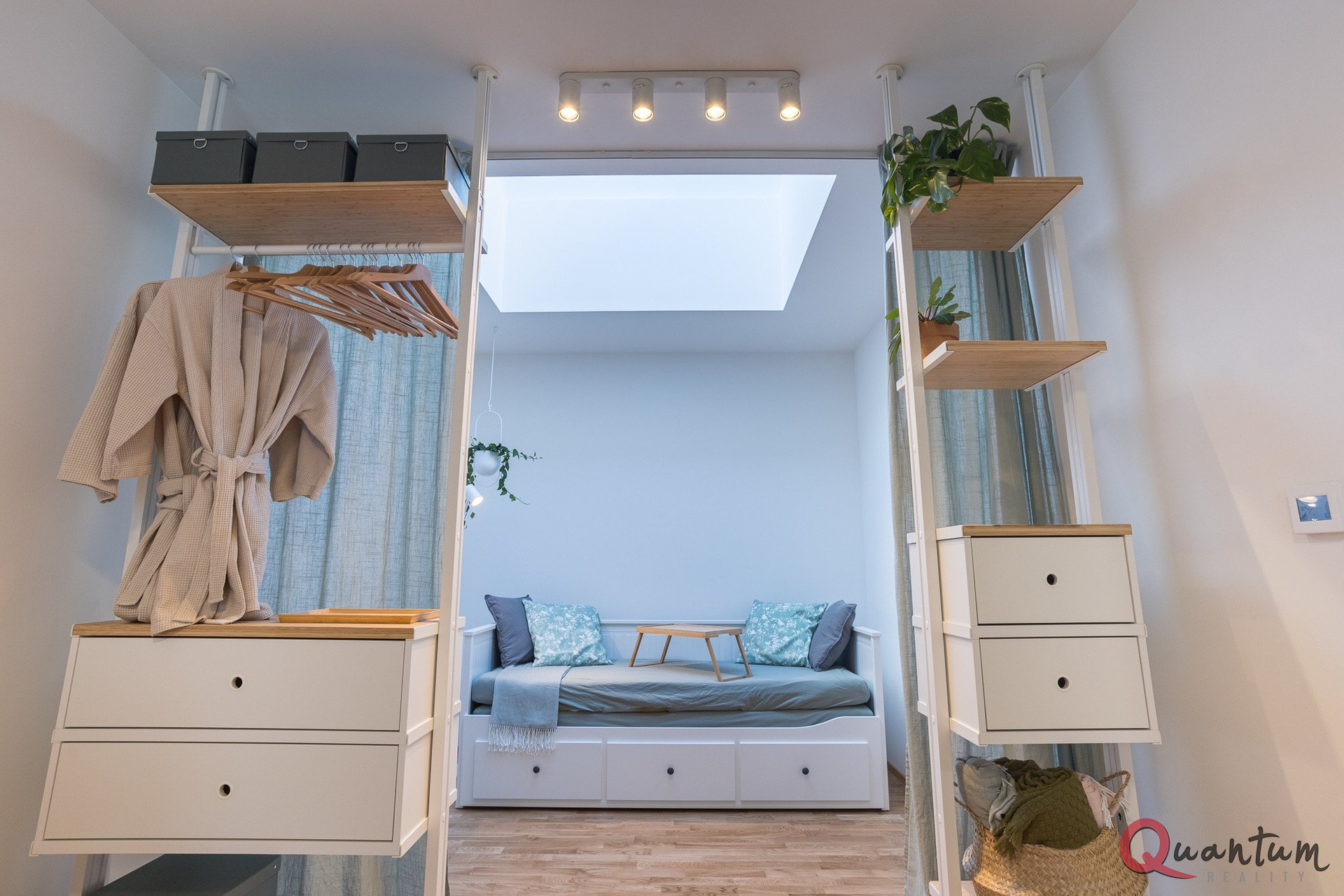Pronájem moderního bytu 1+kk s terasou, Grafická, Praha – Smíchov