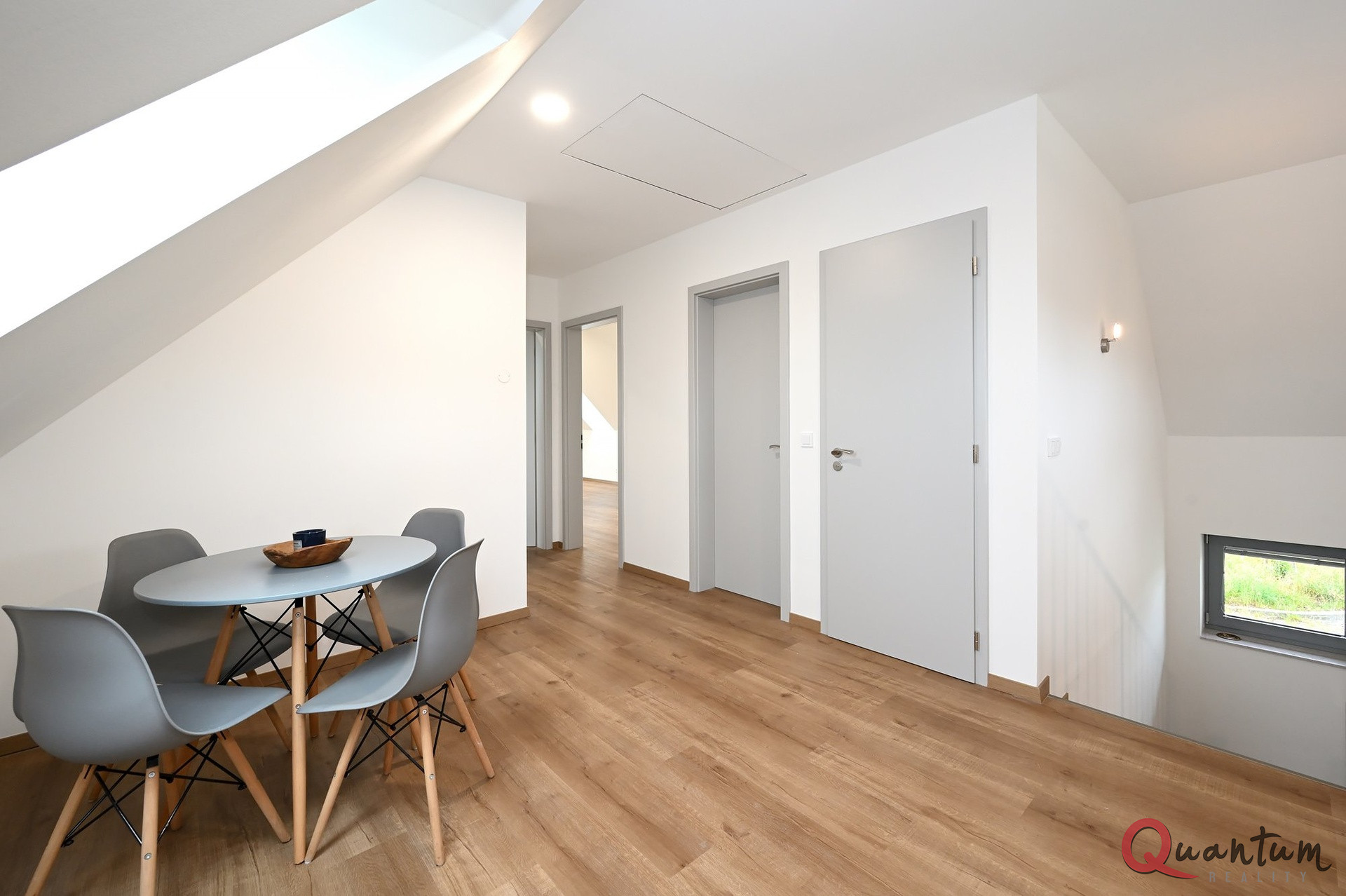 Pronájem kanceláře v novostavbě 89 m², Za Knotkem, Praha 5 – Holyně