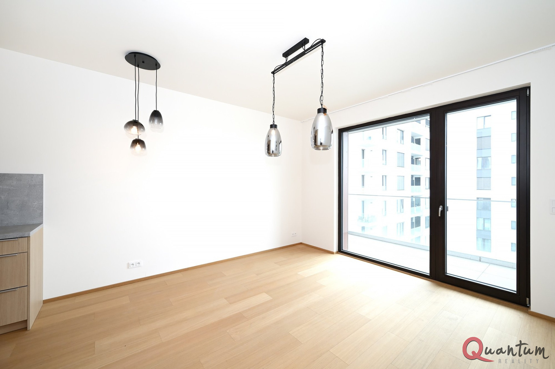 Prostorný moderní byt 2+kk v rezidenci Zelené město Heights