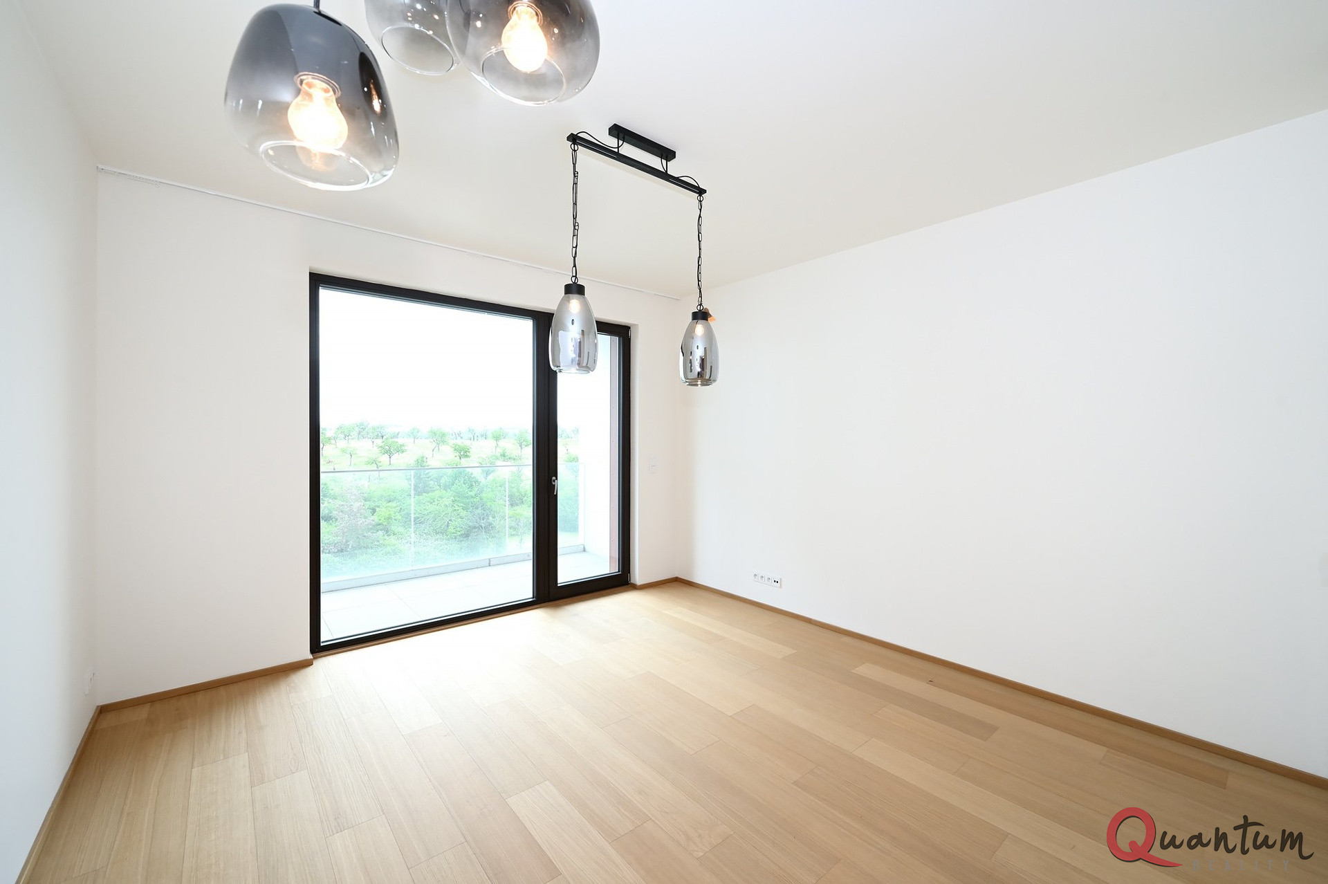 Prostorný moderní byt 2+kk v rezidenci Zelené město Heights