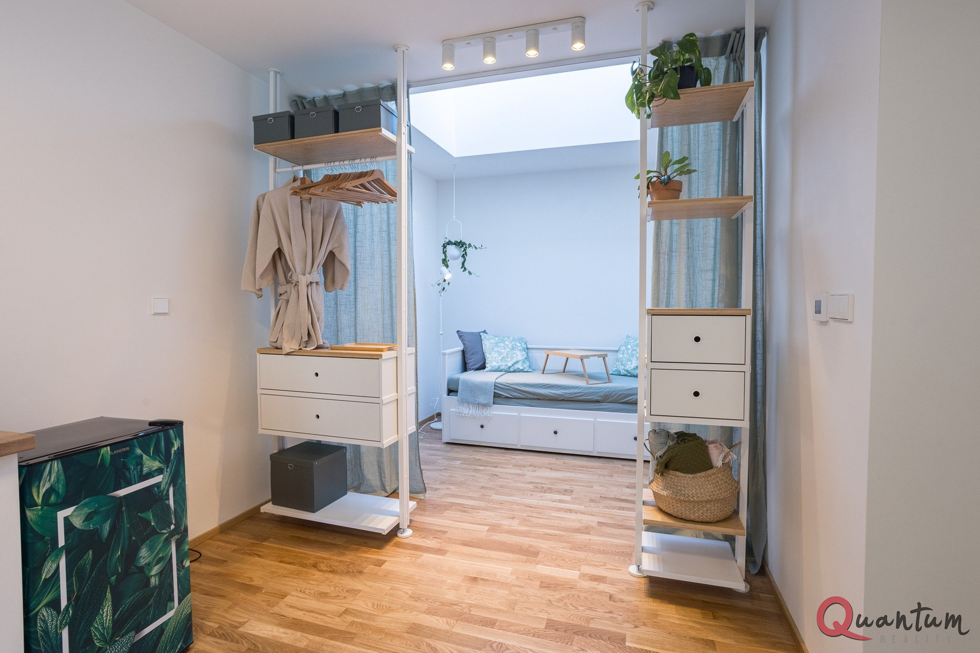 Pronájem moderního bytu 1+kk s terasou, Grafická, Praha – Smíchov