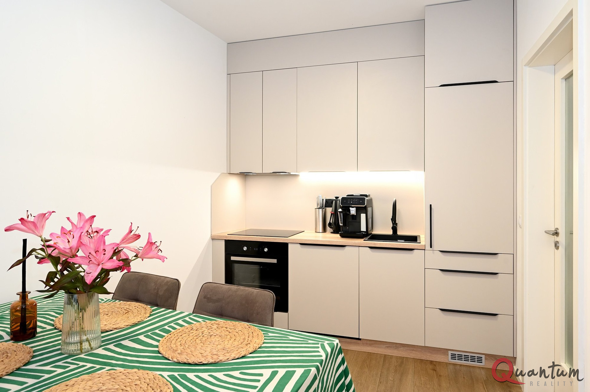 Pronájem zařízeného bytu 2+kk, 47 m², Michelská, Praha 4 – Michle
