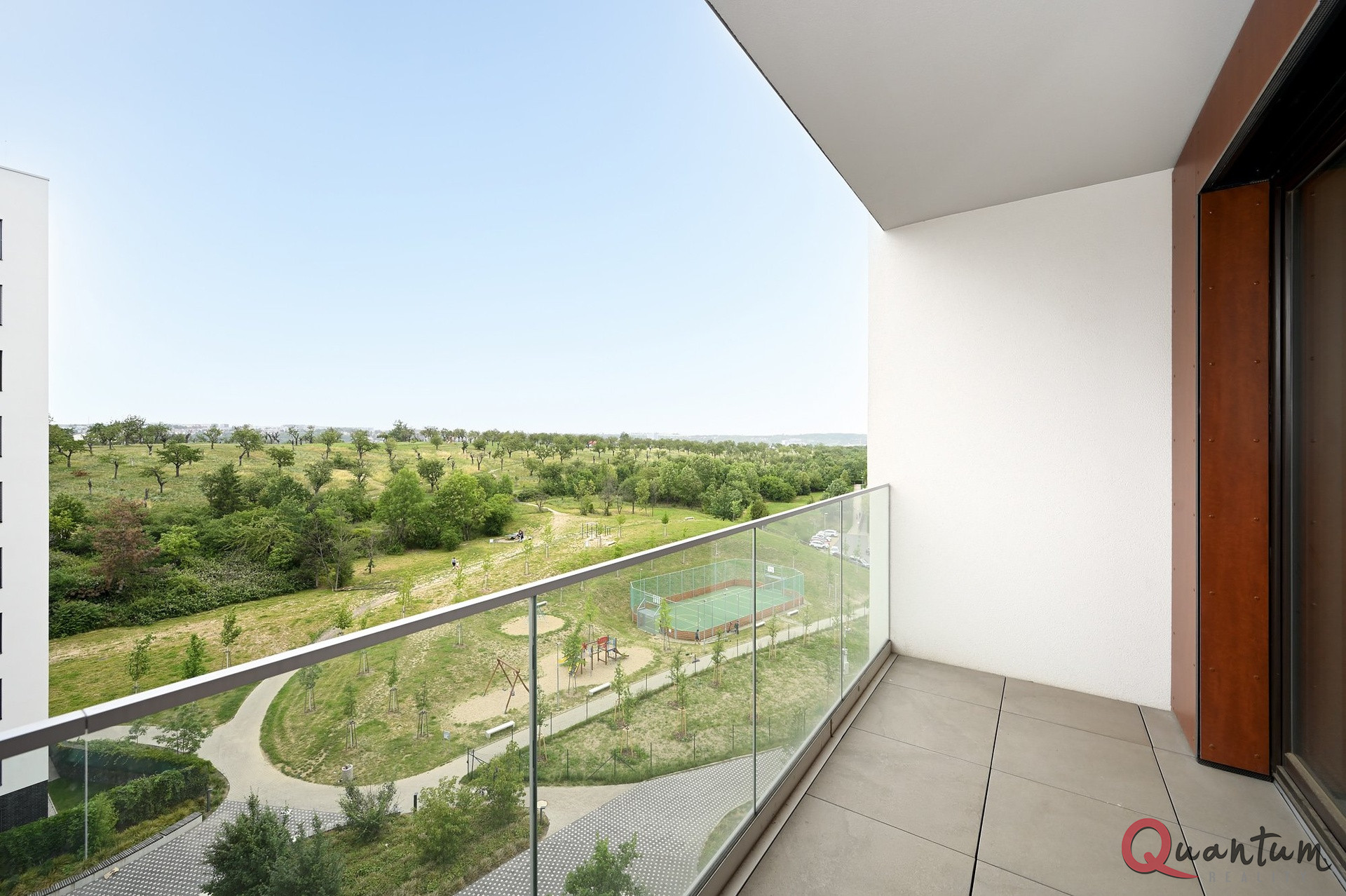 Prostorný moderní byt 2+kk v rezidenci Zelené město Heights