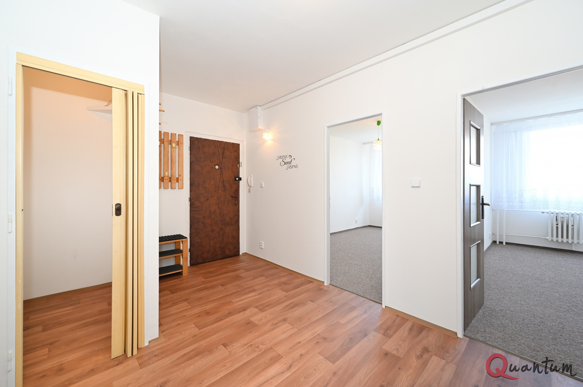 Pronájem světlého a prostorného bytu 3+1, 70 m2, 7 m2 lodžií, Praha – Bohnice