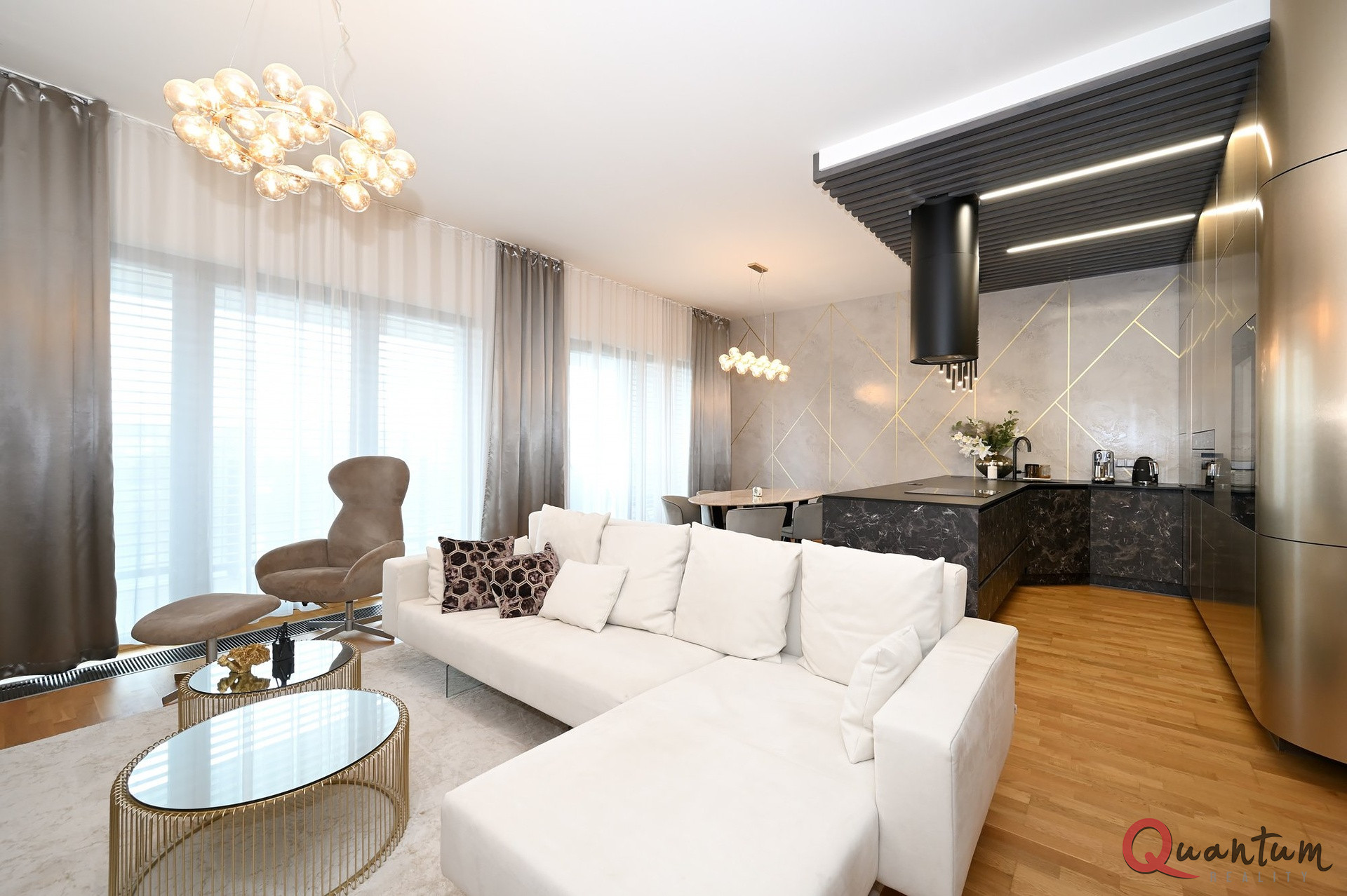 Exkluzivní mezonet 4+kk | 131 m² | Terasa 45 m² | Výhled na Pražský hrad | Praha – Karlín