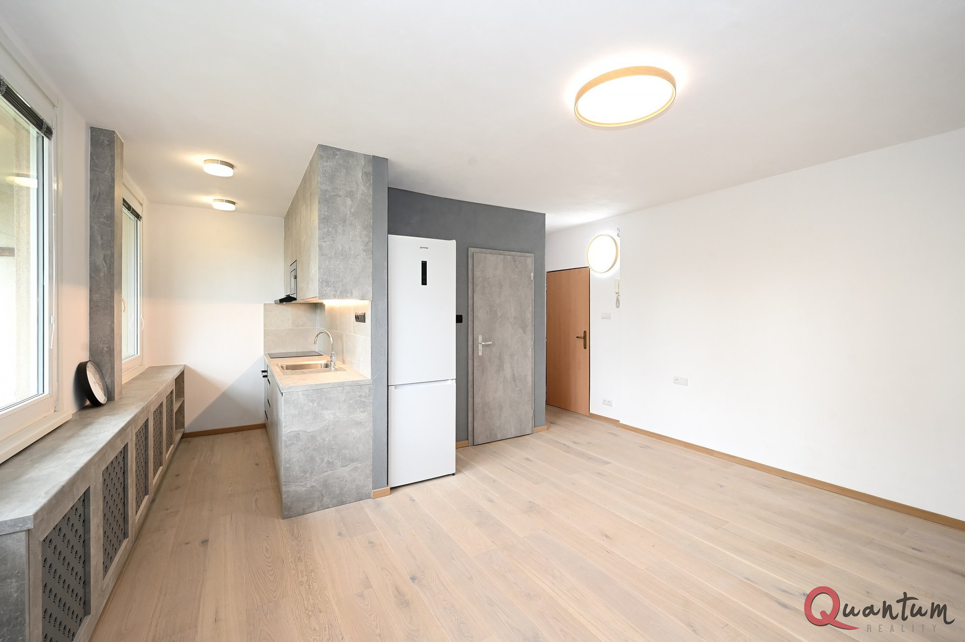 Pronájem zrekonstruovaného bytu 1+kk, 36 m2, V zápolí, Praha 4 – Michle