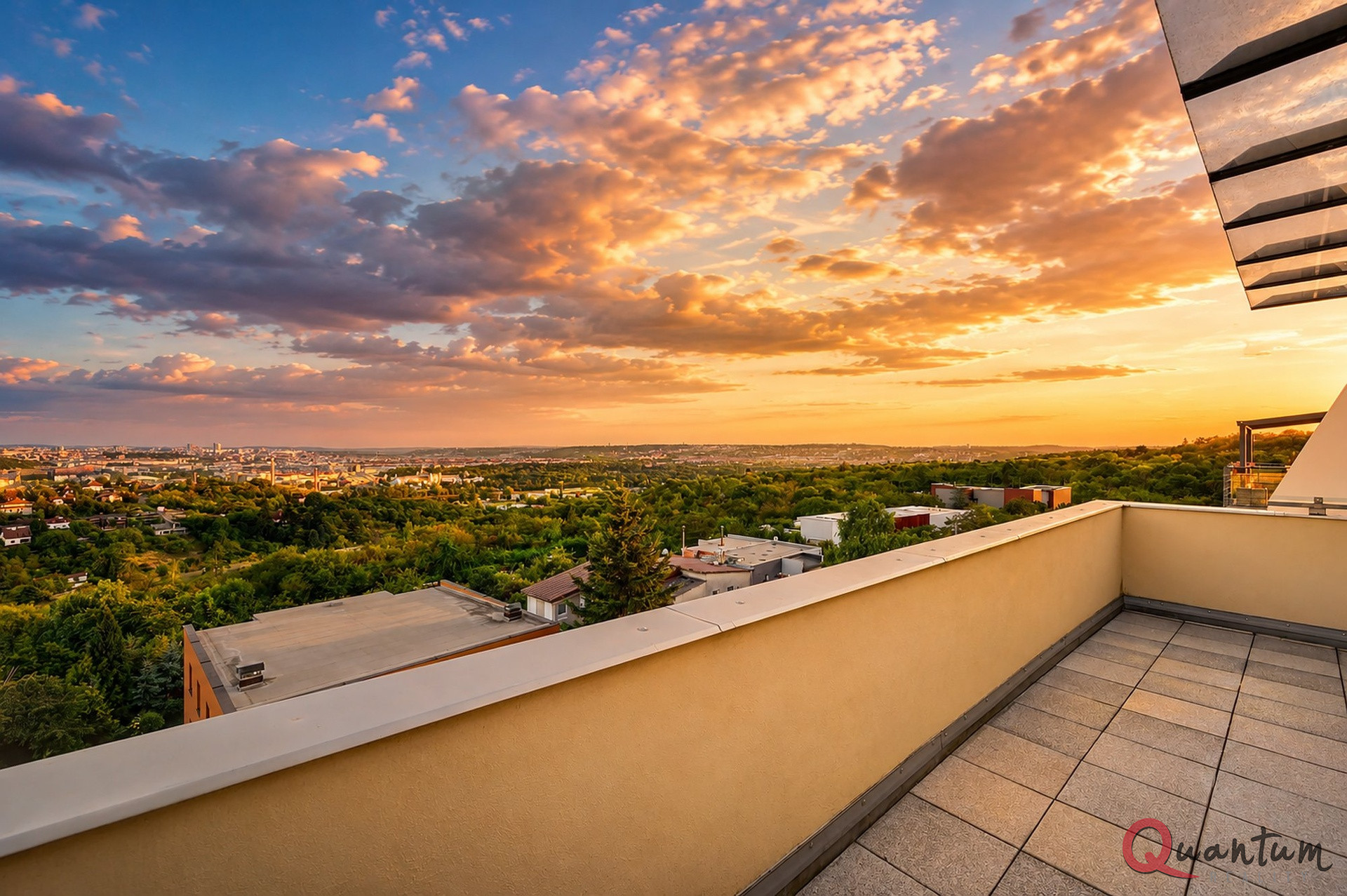 Pronájem bytu 2+kk s terasou, garážovým stáním a výhledem na Prahu – Praha 7/Troja, K Sadu